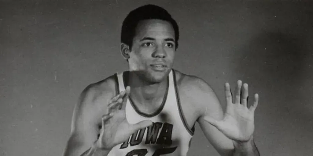 Donald Smith qui deviendra plus tard Zaïd Abdul-Aziz sous le maillot de l’université de l’IOWA.